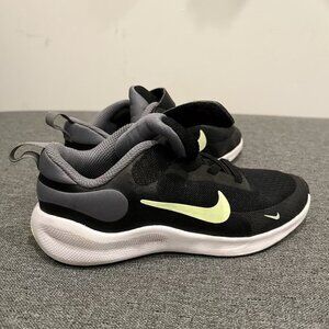 Nike Revolution 7 Toddler/Little Kid Sneakers